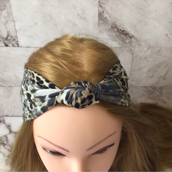 Leopard print top knot turban headband - Picture 8 of 8